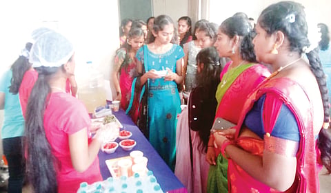 ವಿದ್ಯಾರ್ಥಿಗಳಲ್ಲಿ ವ್ಯಾವಹಾರಿಕ ಜ್ಞಾನ ಇರಲಿ