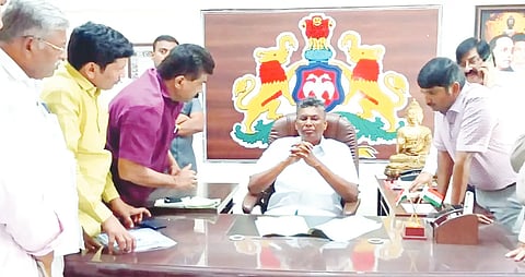 9sirsi2 Jarakiholi