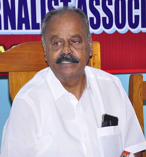 B.V. KARIGOWDA- press meet (2)
