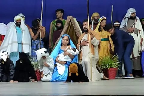 Drama play in crismass
