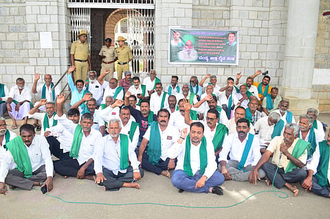 Farmers Union workers protest Mandya