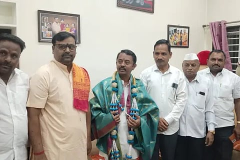 Guru's guidance is essential for social work