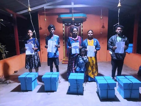ಆದಿವಾಸಿ ಕುಟುಂಬಗಳಿಗೆ ಜೇನು ಪೆಟ್ಟಿಗೆ ವಿತರಣೆ