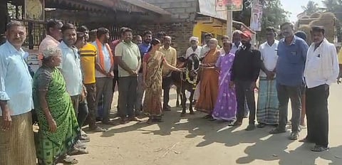 Hanumadhwaja Committee protest Mandya
