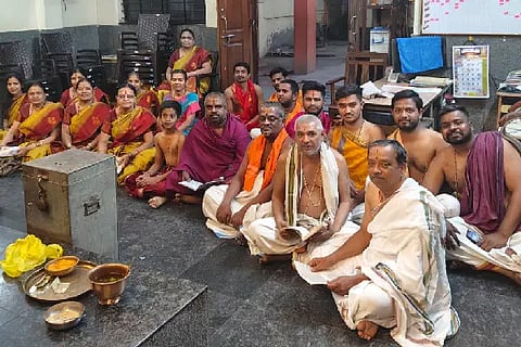https://cdn.vvimgs.com/wp-content/uploads/2025/01/Mass-chanting-for-the-protection-of-Go.webp