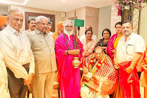 SHREE-RAMBAPURI-SWAMIJI-2.jpg