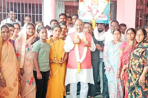 The Yatnal-Vijayendra factional clash will see an end.