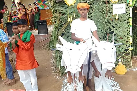 Unveiling of village clothes in harvest celebration
