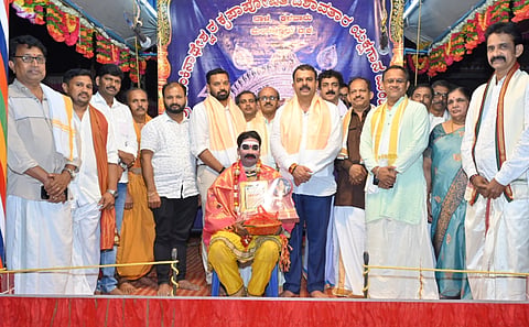 mng--26 jan Kundeshwara samman1