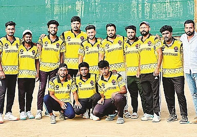 ಮಾಲ್ದಾರೆ ಪ್ರೀಮಿಯರ್ ಲೀಗ್ ಕ್ರಿಕೆಟ್ ಟೂರ್ನಿಯಲ್ಲಿ ಚಾಂಪಿಯನ್ ಆಗಿ ಹೊರಹೊಮ್ಮಿದ  ಬಾಡಗ ಸ್ಟ್ರೈಕರ್ಸ್ ತಂಡ.