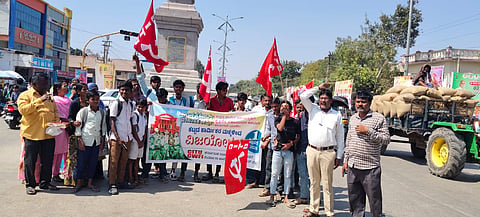 district koppal building labours celebration scholorship