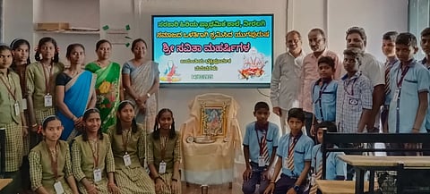 ಅಳವಂಡಿ ಸಮೀಪದ ನೀರಲಗಿ ಸಹಿಪ್ರಾ ಶಾಲೆಯಲ್ಲಿ ಸವಿತಾ ಮಹರ್ಷಿ ಜಯಂತಿ ಆಚರಿಸಲಾಯಿತು. ಶಿಕ್ಷಕರಾದ ಅಂದಪ್ಪ, ಕೃಷ್ಣಪ್ಪ, ಮಲ್ಲಪ್ಪ, ಹನುಮಂತಪ್ಪ, ನೇತ್ರಾವತಿ, ವಿಜಯಲಕ್ಷ್ಮೀ, ಆಶಾಬೀ ಇತರರಿದ್ದರು.