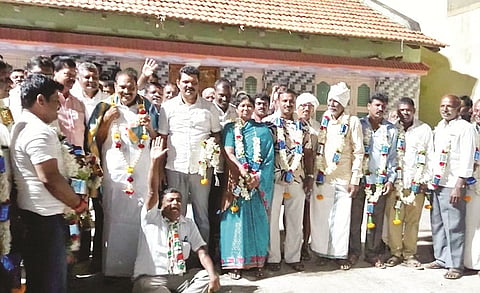 ಯರಗನಾಳು ಕೃಷಿ ಪತ್ತಿನ ಸಹಕಾರಿ ಸಂಘದ ಚುನಾವಣೆಯಲ್ಲಿ ವಿಜೇತರಾದವರನ್ನು ಶಾಸಕ ಕೆ.ಎಂ. ಶಿವಲಿಂಗೇಗೌಡ ಅಭಿನಂದಿಸಿದರು.