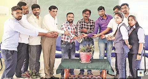   ಪಡವಲಹಿಪ್ಪೆ ಎಚ್.ಡಿ.ದೇವೇಗೌಡ ಸರ್ಕಾರಿ ಪ್ರಥಮ ಕಾಲೇಜಿನಲ್ಲಿ ಆಯೋಜಿಸಿದ್ದ ಕಾರ್ಯಕ್ರಮವನ್ನು ಪದವಿ   ಫಯಾಜ್ ಪಾಷಾ ಉದ್ಘಾಟಿಸಿದರು.