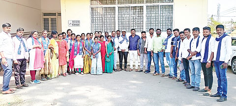 ಸರಗೂರು ತಾಲೂಕಿನ ಪಟ್ಟಣದ ಪ್ರವಾಸಿ ಮಂದಿರದಲ್ಲಿ ದಸಂಸ (ಡಾ.ಅಂಬೇಡ್ಕರ್ ವಾದ) ಮಹಿಳಾ ಘಟಕದ ಪದಾಧಿಕಾರಿಗಳ ಆಯ್ಕೆ ಮಾಡಲಾಯಿತು.
