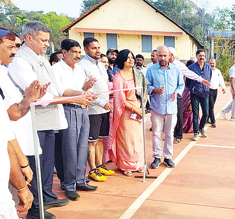 ಬಾಸ್ಕೆಟ್‌ಬಾಲ್ ಅಂಕಣ ಉದ್ಘಾಟನೆ