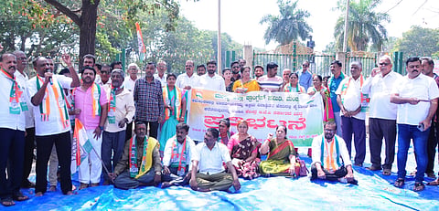Congress workers protest Mandya