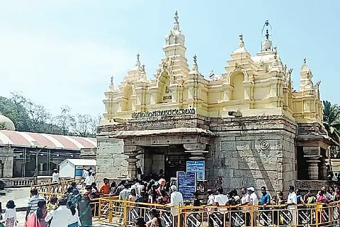 Devotees flock to Kudal Sangam
