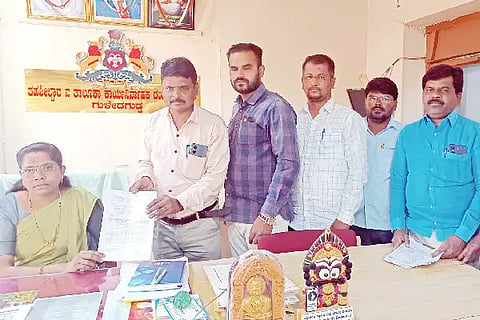 End of strike of village administrators