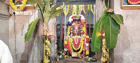 ಹೊಳೆನರಸೀಪುರ ಪಟ್ಟಣದ ಶ್ರೀ ಲಕ್ಷ್ಮಣೇಶ್ವರ ಸ್ವಾಮಿ  ದೇವಾಲಯದಲ್ಲಿ ಮಹಾ ಶಿವರಾತ್ರಿ ಪ್ರಯುಕ್ತ ವಿಶೇಷ  ಪೂಜಾ ಕಾರ್ಯ ನೆರವೇರಿತು.
