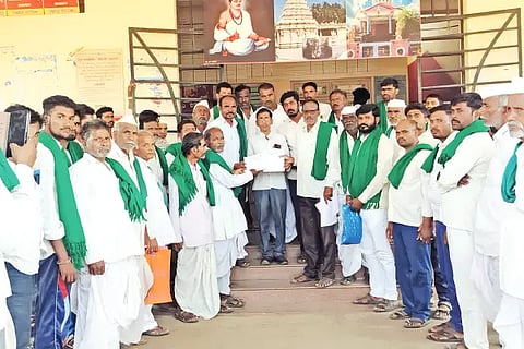 Protest demanding fulfillment of various demands