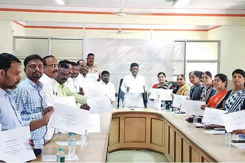 Rs 1.37 lakh savings budget presented