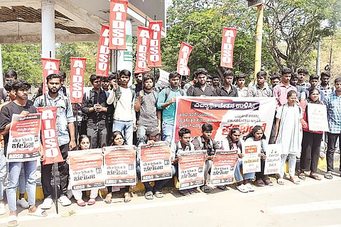 Students protest in Mysore demanding release of scholarship
