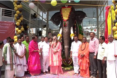 Sunil Shetty Donates Robotic Elephant To Davangere Shilamath