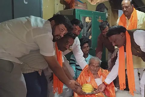 Tribute to Vajpayee's comrades