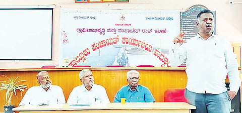 ಸಂಘಗಳು ಸಹಕಾರಿ ತತ್ವದಡಿ ಕಾರ್ಯನಿರ್ಹಿಸಲಿ