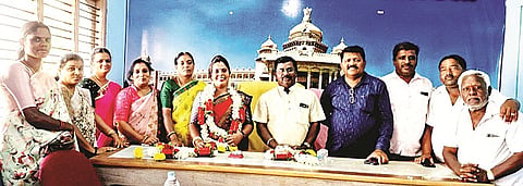 ಕಿಕ್ಕೇರಿ ಗ್ರಾಪಂ ಉಪಾಧ್ಯಕ್ಷರಾಗಿ ಎಂ.ವಿ.ರೇಣುಕಮ್ಮ ಅವಿರೋಧವಾಗಿ ಆಯ್ಕೆಯಾದರು. ಕೆ.ಆರ್.ಕೃಷ್ಣ, ಎಸ್.ಕೆ.ಬಾಲಕೃಷ್ಣ, ಕೆ.ಆರ್.ರಾಜೇಶ್, ಕೆ.ಜಿ.ಪುಟ್ಟರಾಜು, ಕೆ.ಬಿ.ಚಂದ್ರಶೇಖರ್, ಭಾರತಿ ಪ್ರಕಾಶ್, ಸಿ.ಬಿ.ಸರಸ್ವತಿ, ಸಿ.ಎಲ್.ಜ್ಯೋತಿ, ಪದ್ಮಾವತಿ, ಬಿ.ತಾಯಮ್ಮ ಇದ್ದರು. 