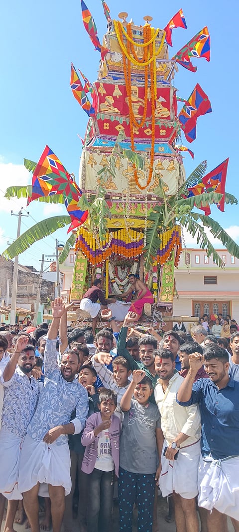 ತಿ.ನರಸೀಪುರ ತಾಲೂಕಿನ ಕೇತಹಳ್ಳಿ ಗ್ರಾಮದಲ್ಲಿ ಬುಧವಾರ ಶ್ರೀ ಬಸವೇಶ್ವರ ರಥೋತ್ಸವ ವಿಜೃಂಭಣೆಯಿಂದ ನಡೆಯಿತು.