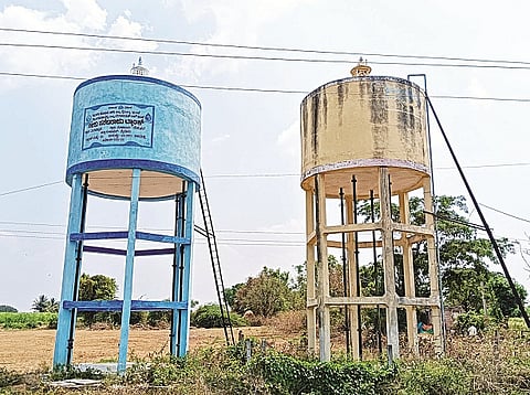  ನಂಜನಗೂಡು ತಾಲೂಕಿನ ಸಿಂಗಾರಿಪುರ ಗ್ರಾಮದಲ್ಲಿ ನಿರ್ಮಿಸಿರುವ ಟ್ಯಾಂಕ್  ನಿರೂಪಯುಕ್ತವಾಗಿರುವುದು.
