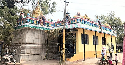 ಅಳವಂಡಿ ಸಮೀಪದ ಬೆಟಗೇರಿಯ ದುರ್ಗಾದೇವಿ ದೇವಸ್ಥಾನದ ಹೊರನೋಟ.