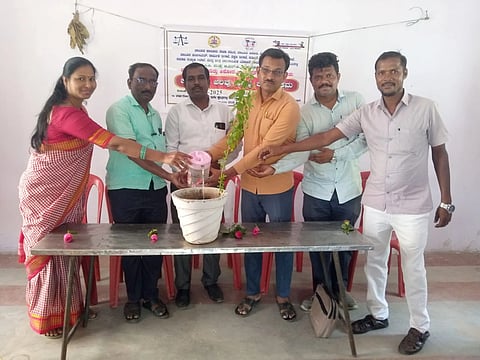 ಮಸ್ಕಿಯ ಗಾಂಧಿನಗರದಲ್ಲಿ ಬಾಲಕಾರ್ಮಿಕ ಮತ್ತು ಕಿಶೋರ ಕಾರ್ಮಿಕ ಪದ್ಧತಿ ನಿರ್ಮೂಲನೆ ಕುರಿತು ಕಾನೂನು ಅರಿವು ನೆರವು ಕಾರ್ಯಕ್ರಮವನ್ನು ಸಿಆರ್‌ಪಿ ರಾಮಸ್ವಾಮಿ ಉದ್ಘಾಟಿಸಿದರು. ಕಾರ್ಮಿಕ ನಿರೀಕ್ಷಕ ಶಾಂತಮೂರ್ತಿ, ಶಿಶು ಅಭಿವೃದ್ಧಿ ಯೋಜನೆ ಮೇಲ್ವಿಚಾರಕಿ ಶಿವಲೀಲಾ, ಸಿಆರ್‌ಪಿ ಭೀಮಾಶಂಕರ, ಪ್ರಮುಖರಾದ ಮೌನೇಶ, ನರಸಿಂಹ, ಹುಸೇನ ನಾಯಕ ಇತರರಿದ್ದರು.