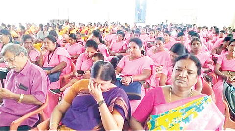 ನಂಜನಗೂಡು ನಗರದ ಡಾ.ಬಿ.ಆರ್ ಅಂಬೇಡ್ಕರ್ ಭವನದಲ್ಲಿ ಆಯೋಜಿಸಿದ್ದ ಅಸ್ಪಶ್ಯತಾ ನಿವಾರಣಾ ಕಾರ್ಯಕ್ರಮದಲ್ಲಿ ಭಾಗವಹಿಸಿದ್ದ ಅಂಗನವಾಡಿ ಮತ್ತು ಆಶಾ ಕಾರ್ಯಕರ್ತೆಯರು.