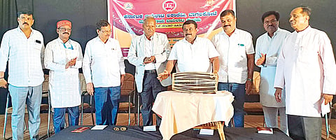 ಬಯಲಾಟದ ಮೂಲಕ ಪೂರ್ವಜರ ಸೊಗಡು ಉಳಿಯಲಿ