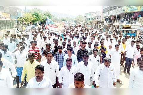Devadurga protest for villegers