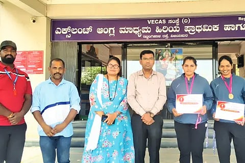 Excellent performance of physical education teachers in sports meet