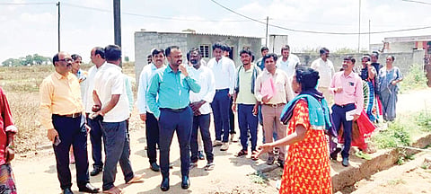 HUN-MAR-19-3(CEO VISIT AT SHANAKAPURA HADI)