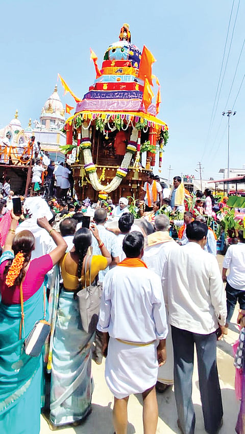 ಅರಸೀಕೆರೆ (ಗ್ರಾಮಾಂತರ ) ತಾಲೂಕಿನ ಬಾಣಾವರ ಹೋಬಳಿಯ ಮನಕತ್ತೋರು ಗ್ರಾಮದ ಶ್ರೀ ಕಾಲಭೈರವೇಶ್ವರ ಸ್ವಾಮಿ ರಥೋತ್ಸವ ಅದ್ದೂರಿಯಾಗಿ ನೆರವೇರಿತು.