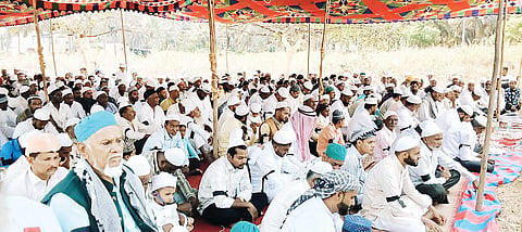 ಈದ್ಗಾ ಮೈದಾನದಲ್ಲಿ ಸಾಮೂಹಿಕ ಪ್ರಾರ್ಥನೆ
