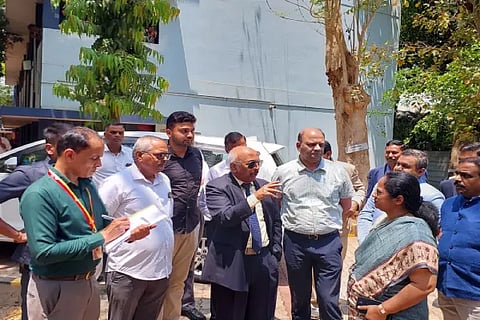 Justice K.N.Phanindra visit palike site