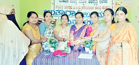 KLG MAHILA DINA