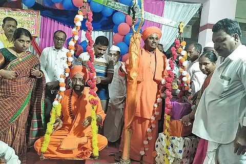 Lord Hucheshwara showed the right path to the devotees.