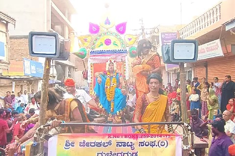 Mock Shroud Carriage Parade