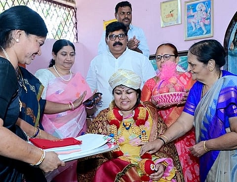 Soumya Reddy Visit To Hemreddy Mallamma Mandir