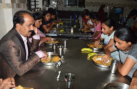 State Food Commission Chairman visits hostel Mandya