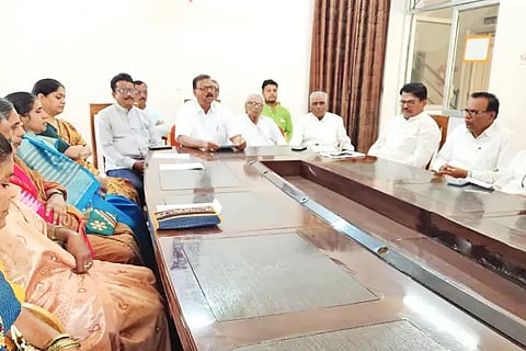Veerashaiva Lingayat sects take office