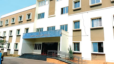 chn march 04 diploma college. (4)